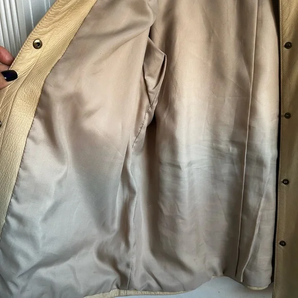 Vintage 80s 90s New Zealand Beige Snap Button-Front Boutique Leather Jacket